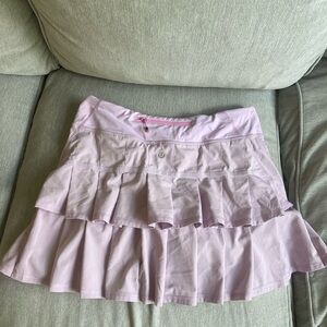 Lululemon ruffle skirt size 8/tall lilac color